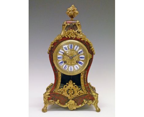 19th Century French boulle mantel clock, having a brass mounted and inlaid red tortoiseshell case, brass dial with enamelled 