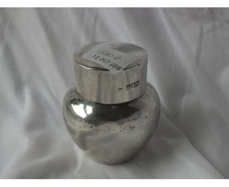 Baluster shaped tea caddy with lift off cover, 3” high Lon 1901 by CE 135g.       