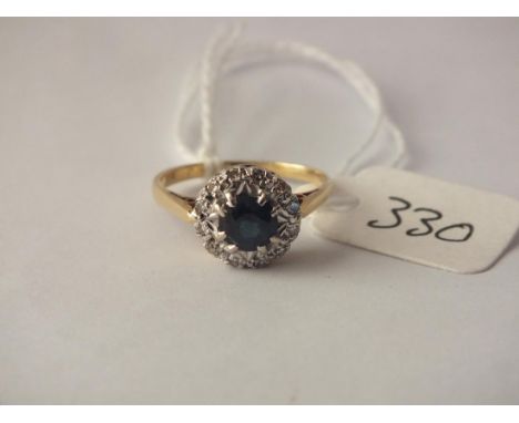 18ct gold sapphire &amp; diamond cluster ring   approx size M        