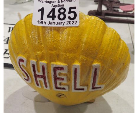 Cast iron Shell moneybox, H: 12 cm. P&amp;P Group 1 (£14+VAT for the first lot and £1+VAT for subsequent lots) 