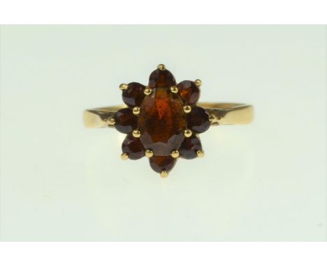 9ct gold & garnet cluster ring, size L1/2, 2.26 grams 