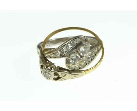 Yellow metal & solitaire diamond ring, size O/P & a 9ct gold & CZ ring, size N/O, gross weight 5.15 gramsYellow metal ring un