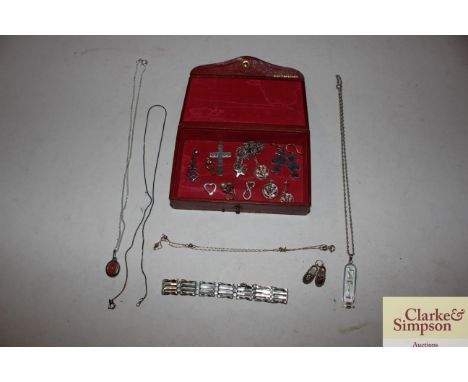 A collection of Sterling silver and 925 jewellery contained in a vintage leather clad box, approx. 47gms total weight 