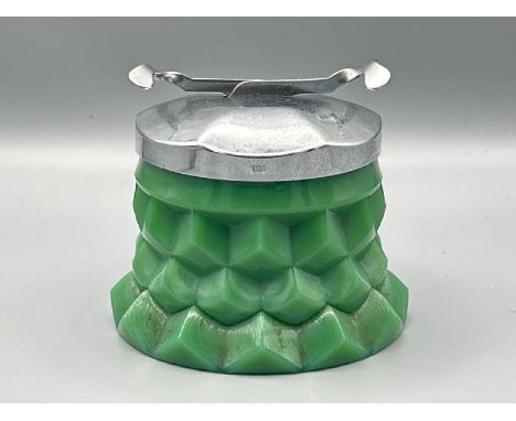 1930's Davidson Jade glass, sugar bowl and built in tongues, 8cm (h)  / All lots are located at Gower Reclamation, Unit 17b, 