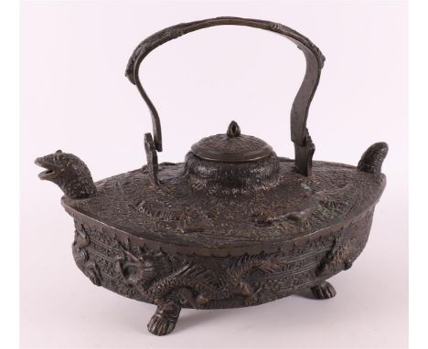 A brown patinated bronze 'Turtle' water or tea jug, China 2nd half of the 20th century, h 23 x l 29 cm. 