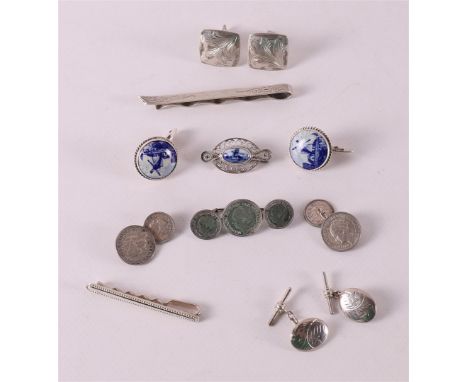 A lot of various silver, including cufflinks, tie pin and brooch, 20th century, to. 12x.