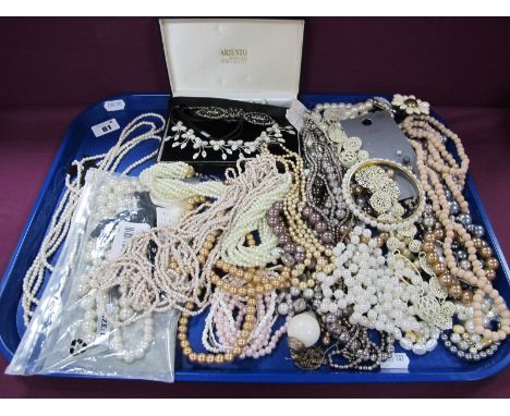 A Selection of Imitation Pearl Bead Costume Jewellery, including bracelets, necklaces, etc:- One Tray