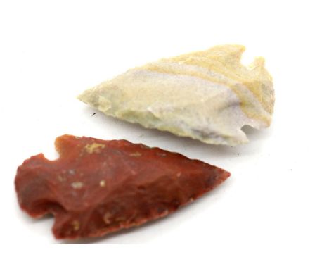 Two knapped flint neolithic? arrow heads. P&amp;P Group 1 (£14+VAT for the first lot and £1+VAT for subsequent lots) 