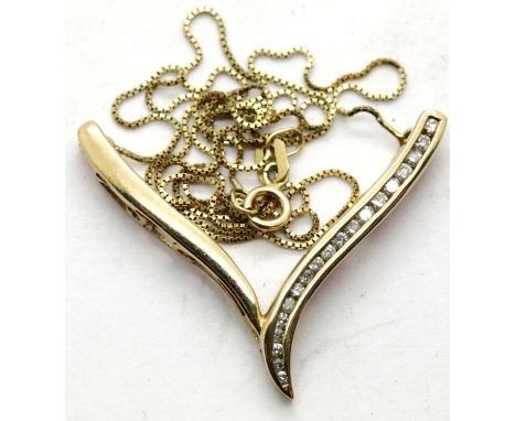 9ct gold diamond set necklace, 3g, L: 40 cm. P&amp;P Group 1 (£14+VAT for the first lot and £1+VAT for subsequent lots) 