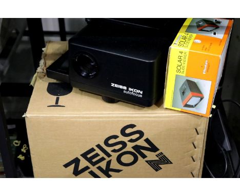 Pereko Compact autofocus projector and Solar 4 slide view. Not available for in-house P&amp;P 