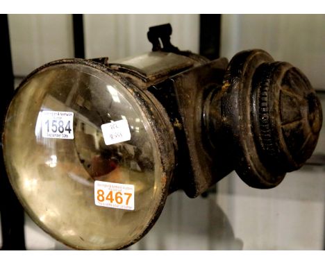 Large antique coaching lamp. Not available for in-house P&amp;P. 