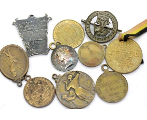 Collection of early 20th century Belgian tokens and medallions. P&amp;P Group 1 (£14+VAT for the first lot and £1+VAT for sub