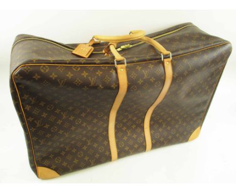 LOUIS VUITTON 'SIRIUS 70' MONOGRAM SUITCASE. (light use)