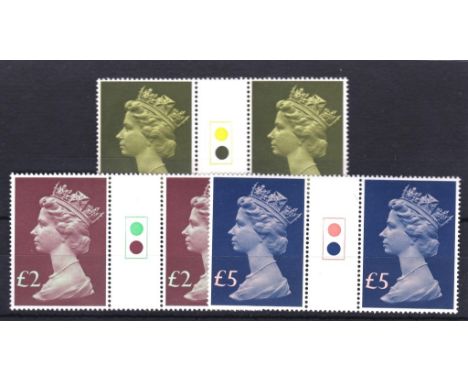 Great Britain 1977-(£1,£2 and £5 high values in Traffic Light' gutter post (SG1026/1027/1028), u/m mint cat £170.