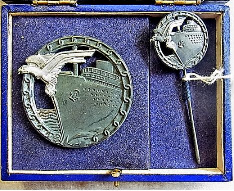 German WWII style Blockade Breakers badge & stick pin in fitted case. Maker Fec Otto Placzek, Berlin Ausf Schwerin Berlin. VF