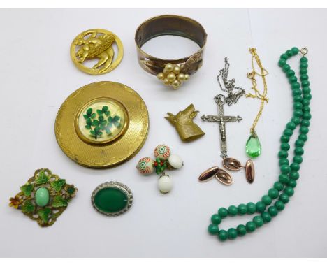 Costume jewellery; a 1930's brass/pearl bangle, a Czech filigree brooch, a large ballerina brooch, a crucifix and small chain