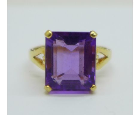 A 14ct gold ring set with an amethyst, 4g, Q, stone approximately 10mm x 12mm 