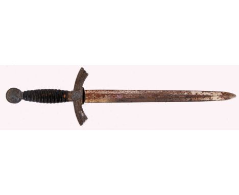 A Second World War WWII German Third Reich Luftwaffe Dress Dagger, first&nbsp;pattern. Motif present on top of handle and at 