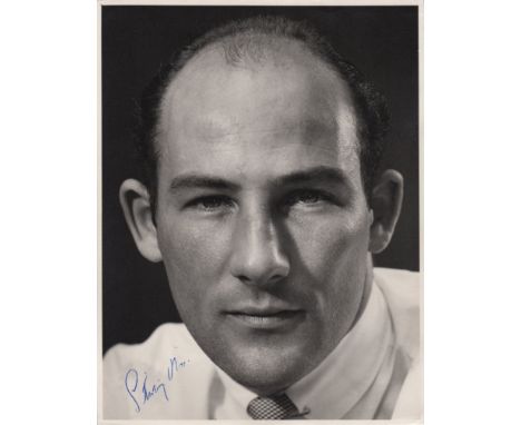 MOTOR RACING: Small selection of vintage signed postcard photographs (2), 6.5 x 8.5 (1) by various Motor Racing drivers, two 