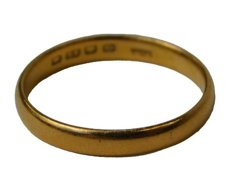 A 22ct gold wedding band, of plain design, 3mm width, ring size R, 3.7g all in. 