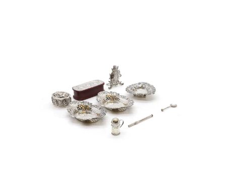 A group of silver items to include a Hanau silver menu holder, by B. Neresheimer &amp; Sohne, import by John George Smith, Lo