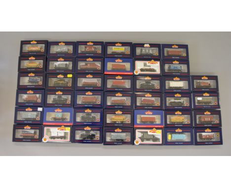OO Gauge. Bachmann 40 x boxed rolling stock. All VG/E in VG boxes.
