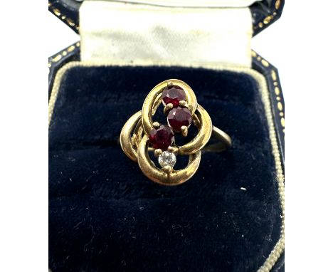 9ct gold diamond &amp; ruby ring weight 2.7g 