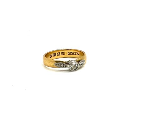 22ct Gold diamond ring total weight 4.1grams ring size N 
