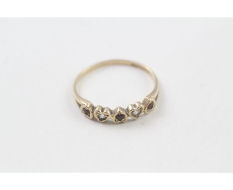 9ct gold garnet & cubic zirconia five stone heart ring (1.4g) 