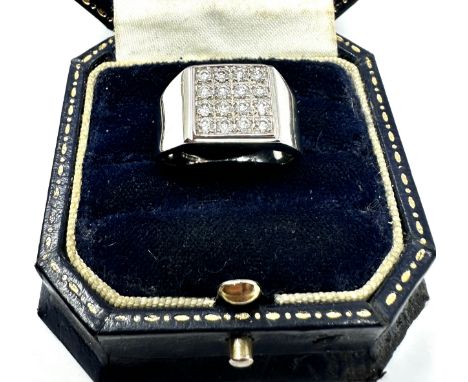 9ct white gold diamond ring weight 5g 0.50ct diamonds 
