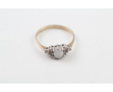 9ct gold vintage opal &amp; cubic zirconia ring (1.1g) 