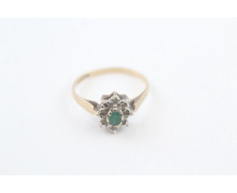 9ct gold emerald & diamond cluster ring (1.4g) 