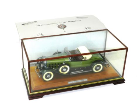 Danbury Mint 1930 Cadillac V-16 Roadster and case: 1/12th scale “Museum Masterpiece” series with full V16 engine detail, fold