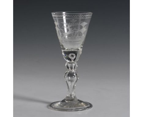 Barockes Kelchglas mit Jagdmotiv2. H. 18. Jh.             Farbloses Glas. H 15,5 cm.             Konische Kuppa mit eingestoc