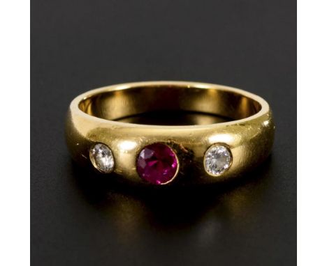 Klassischer Bandring mit Rubin und Brillanten Gelbgold 750 gestempelt. Ringgröße 54. Brillanten zus. ca. 0,20 ct. 5,9 g. Eing