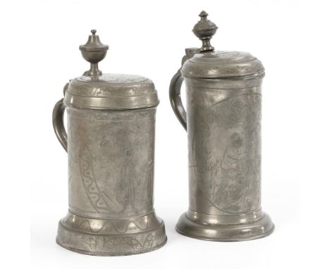2 WalzenkrügeKleiner Krug Roessler/Bautzen, großer "X/1708" gepunzt. 19. Jh.             Zinn, je graviert/geflechelt. H 26 b