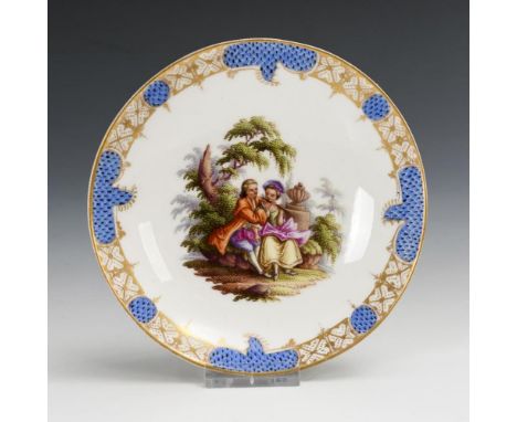 Untertasse mit Watteau-MalereiMeissen. Knaufschwerter, ab 1850-1924, 1. Wahl.             Polychrom bemalt, goldstaffiert. H 