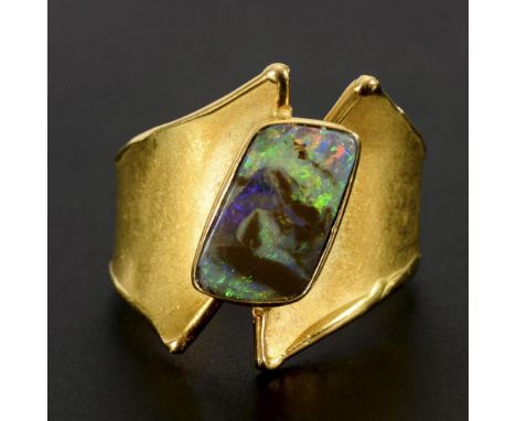 Designer-Ring mit Boulderopal Gelbgold 750 gestempelt. Handgearbeitet. Ringgröße 54. 9,7 g. In geschlossener Zarge gefasster 