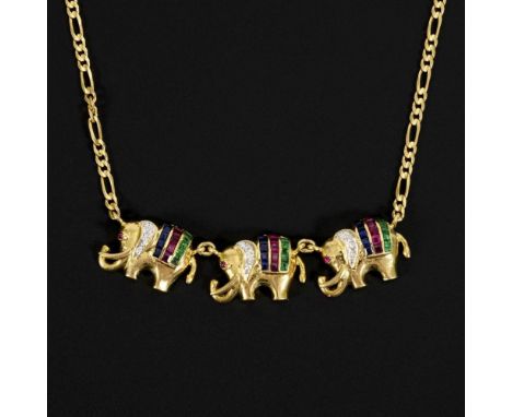 Collier mit steinbesetzten Elefanten Gelbgold 750 gestempelt. Elefanten 1,7 x 1,1 cm. Kette L 43 cm,11,5 g. 3 reliefierte Ele