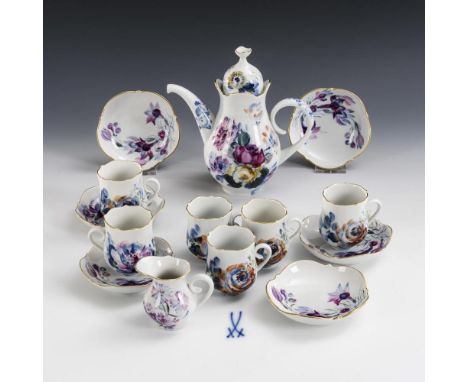 Mokkaservice "Blau-bunte Blume"Meissen. Schwertermarke, 1980er Jahre, 1. Wahl. Entwurf: Form 1972/1975 von Ludwig Zepner (193