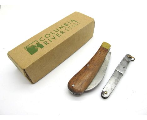 Turner &amp; Co Sheffield Two Blade Spring Loaded, with lanyard ring in steel; Red Dog Single Blade Knife, aluminium scales w