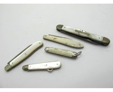 Pocket Knives - Two blade; mother of pearl T. Cullin &amp; Co; one blade Richards Sheffield; two silver single blade mother o