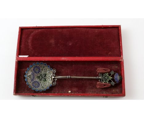 Norwegian plique-à-jour enamel, spoon, with floral Art Nouveau style decoration, red leather case with presentation inscripti