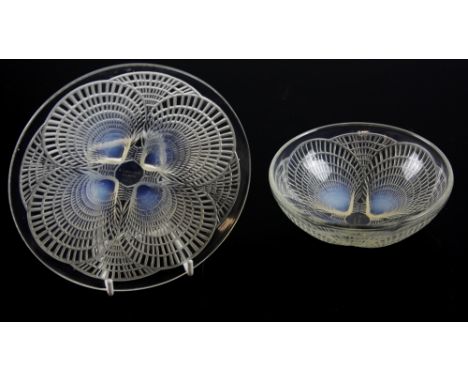 Rene Lalique, Coquille pattern opalescent bowl and shallow plate, both with engraved signature and numbered, bowl 13.3cm, pla