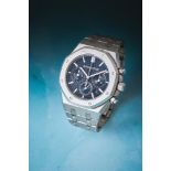 AUDEMARS PIGUET, ROYAL OAK, A STAINLESS STEEL CHRONOGRAPH BRACELET WATCH WITH DATE