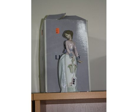 A BOXED LLADRO FIGURE, 'Basket of Love' No.7622