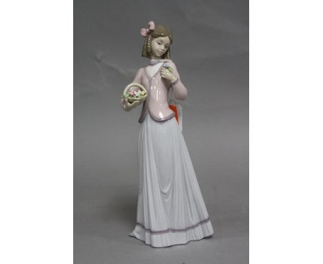 A BOXED LLADRO FIGURE, 'Innocence In Bloom' No.07644