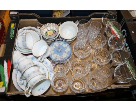 A TRAY OF GLASS WARE & CERAMICS TO INC A JASPERWARE TRINKET BOX