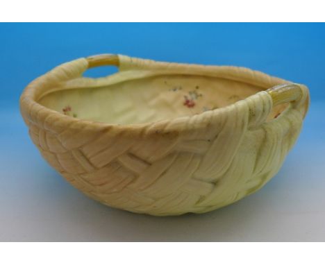 A Royal Worcester floral decorated bowl, 441, 22cm x 20cm