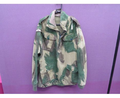 Post WW2 Airborne Forces Dennison Smockgreen, tan and brown camouflaged smock.  Half front zip.  Patch chest and lower pocket